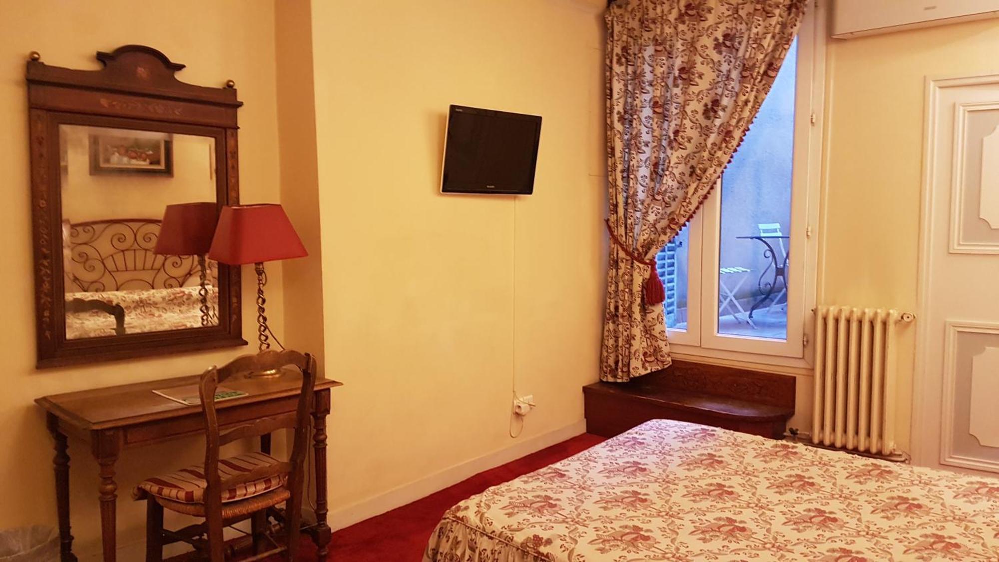 Cardinal Hotel
